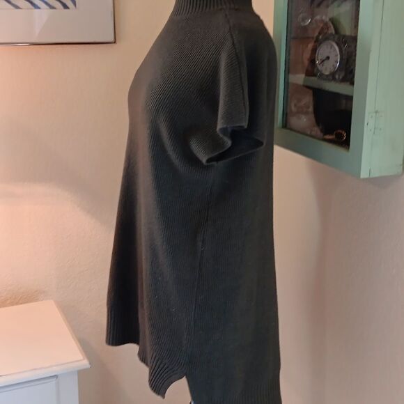 Cyrus Olive Sweater - Picture 4 of 10